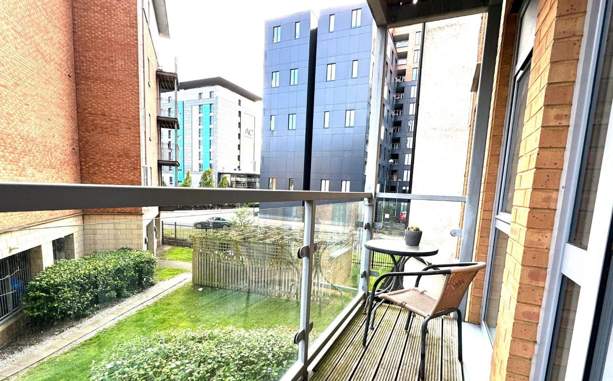2 Bed Ensuite With Balcony And Free Onsite Secure Parking Manchester Luaran gambar