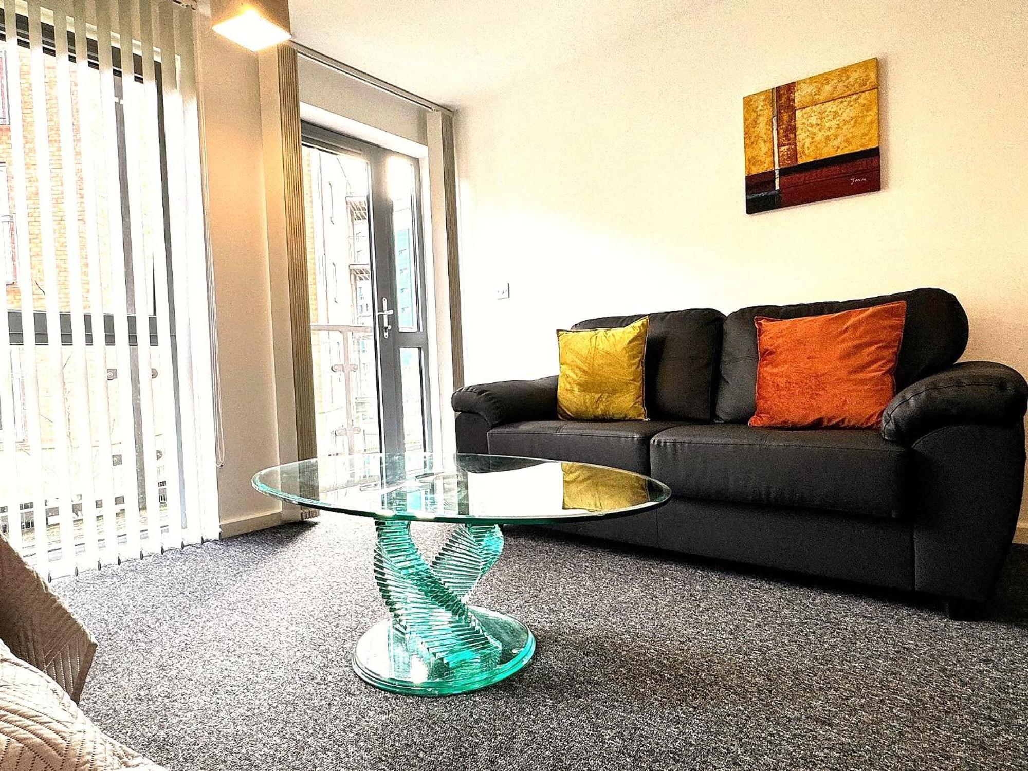 2 Bed Ensuite With Balcony And Free Onsite Secure Parking Manchester Luaran gambar