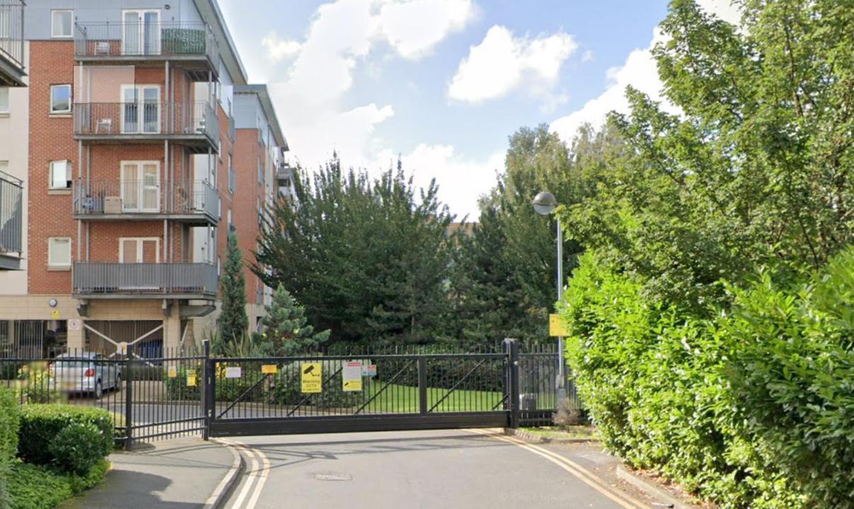 2 Bed Ensuite With Balcony And Free Onsite Secure Parking Manchester Luaran gambar