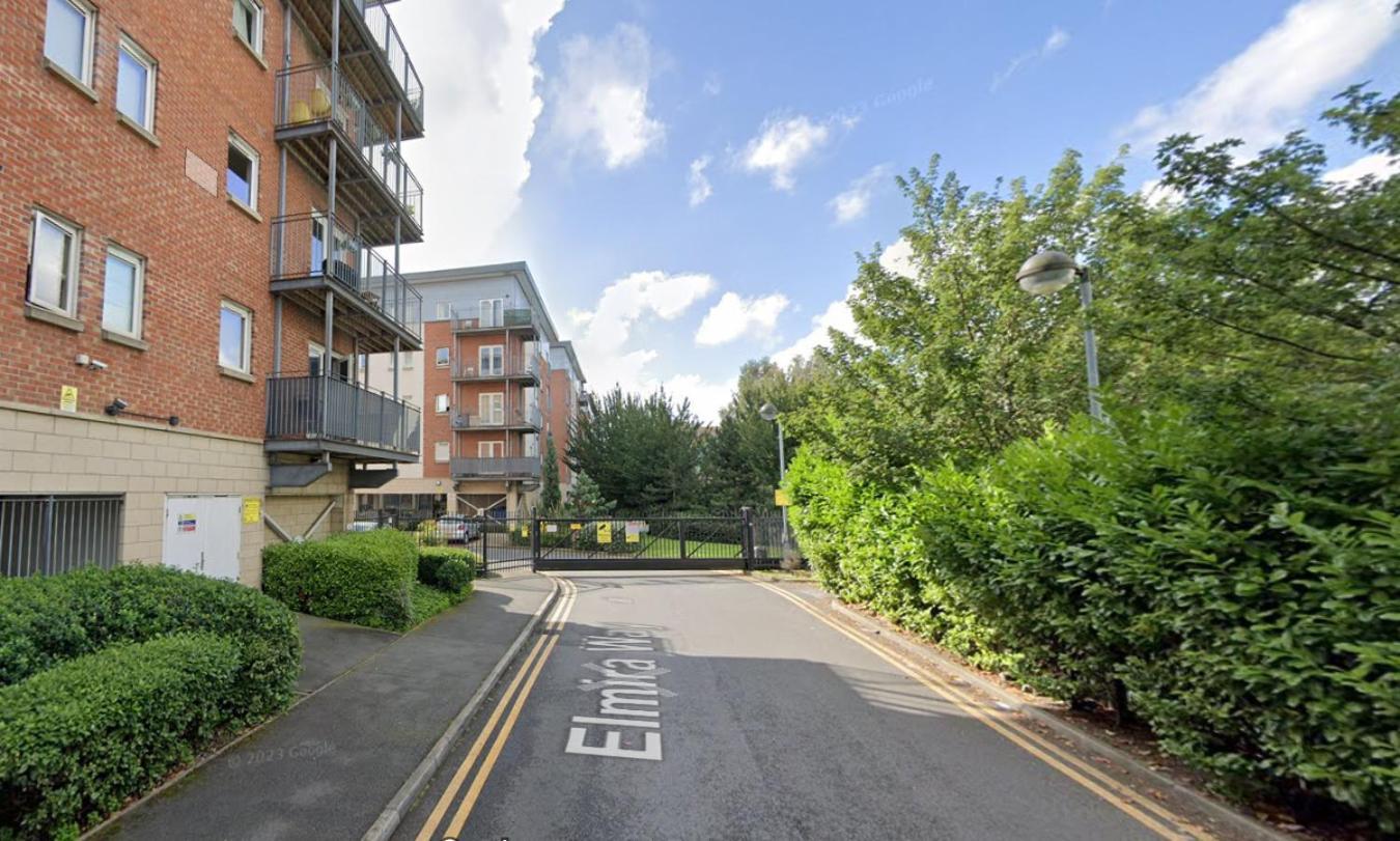 2 Bed Ensuite With Balcony And Free Onsite Secure Parking Manchester Luaran gambar